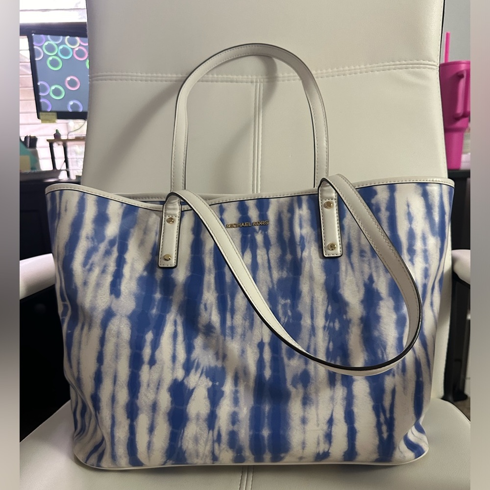 Michael Kors Carter Large Open Tote Oxford Blue Tie Dye